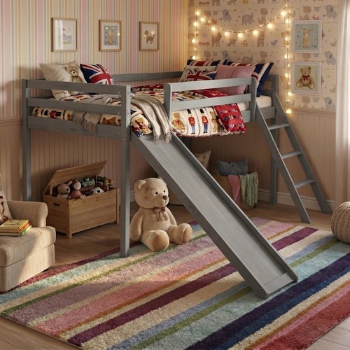 Charming pine wood - bunk, bed